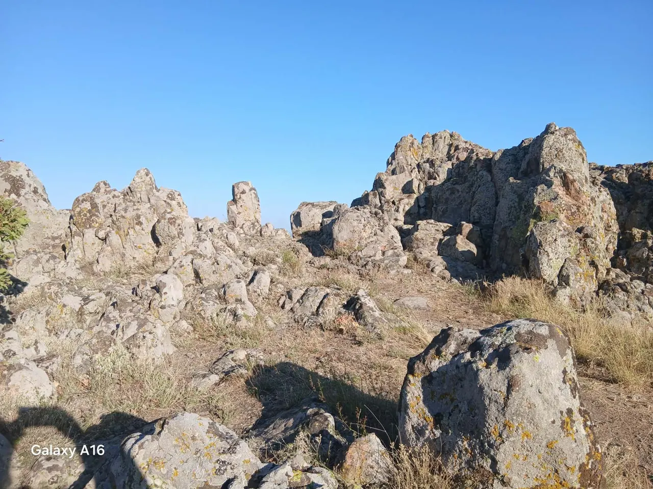 Rock platforms and the surrounding landscape at Kokino
